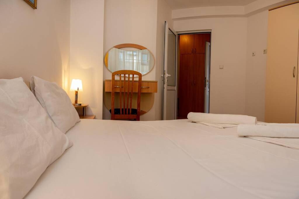 Convenient 1-Bedroom Flat Next To Harmanite Beach Sozopol Exterior foto