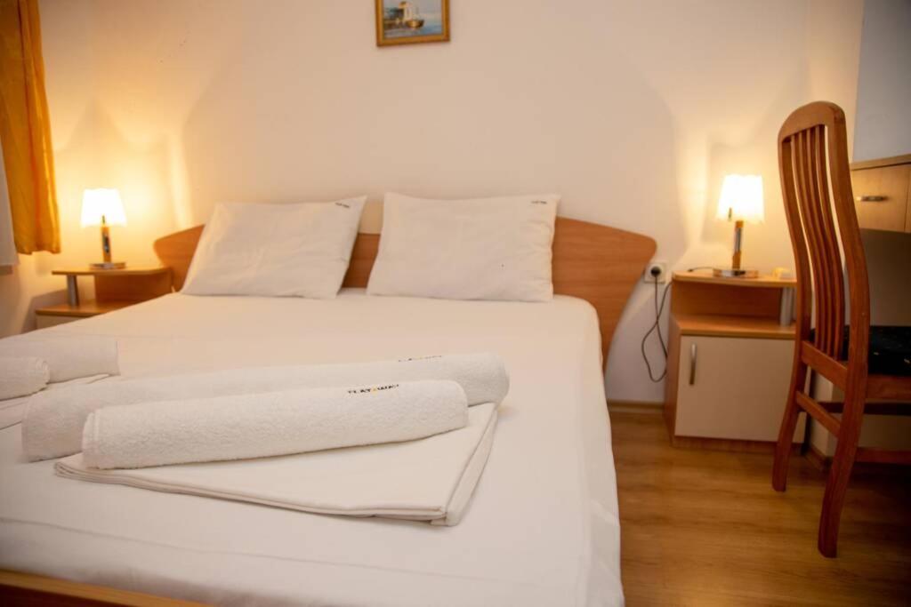 Convenient 1-Bedroom Flat Next To Harmanite Beach Sozopol Exterior foto